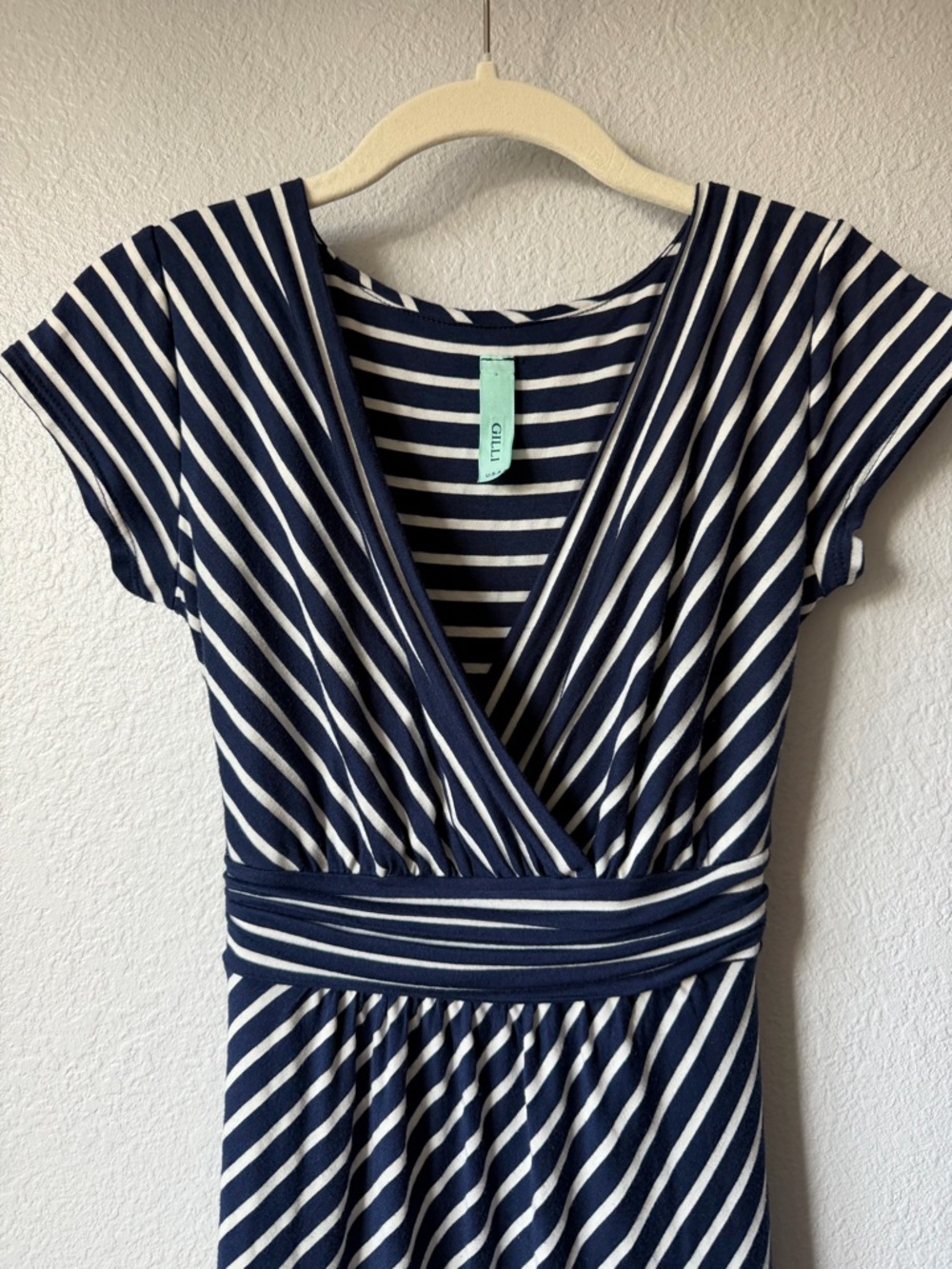 Gilli Jersey Faux Wrap Dress, EUC, Small - Picture 4 of 9